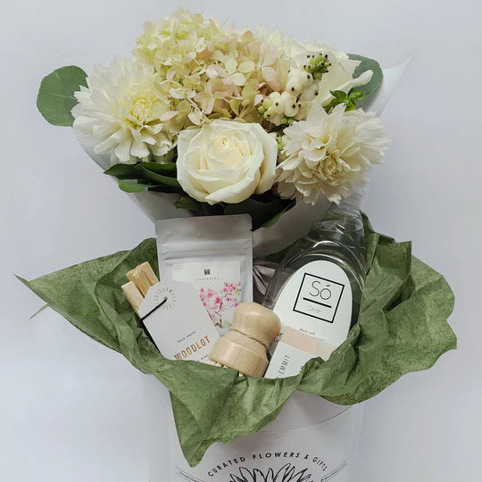Vancouver | Housewarming Gift Box with Fresh Flowers