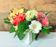 Load image into Gallery viewer, Vase Arrangement I
